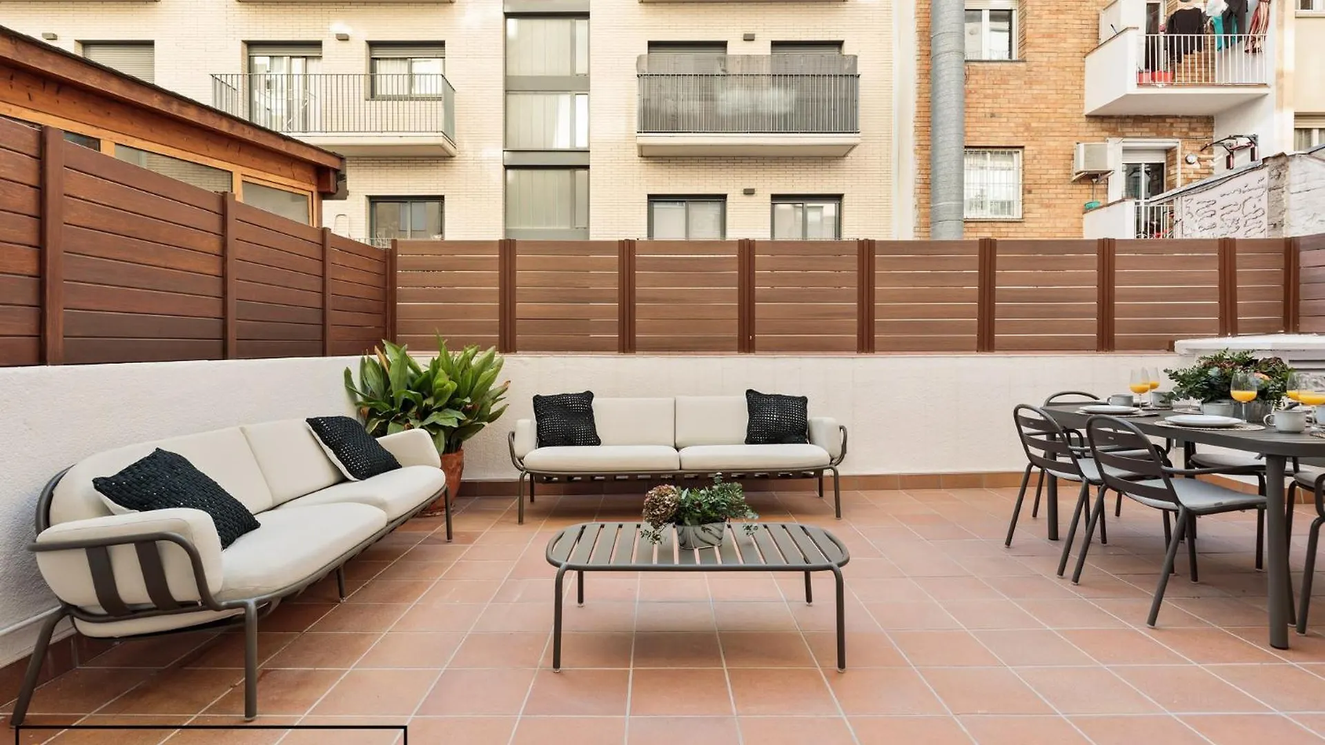 Enjoy Apartments Ecuador Barcelona